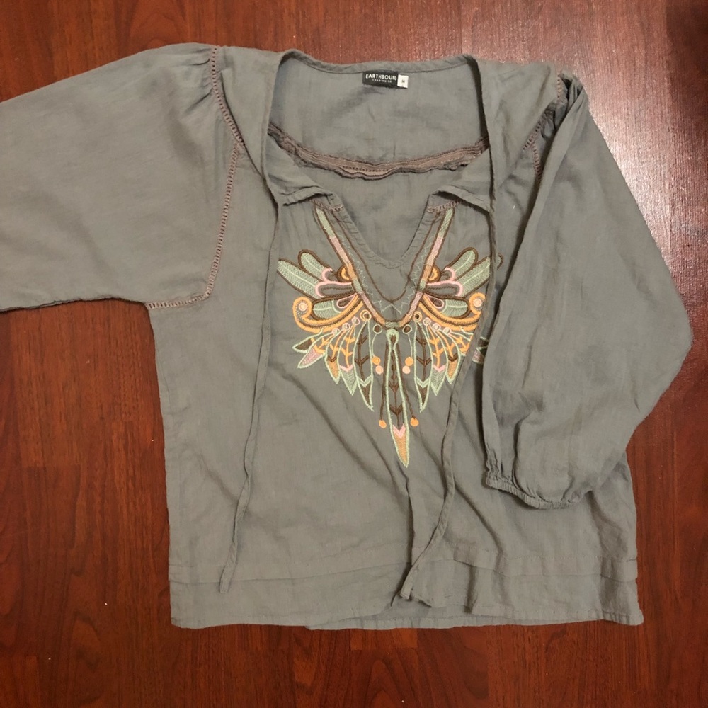 LIKE NEW🎉 Bohemian Earthbound Top w/ Embroidery